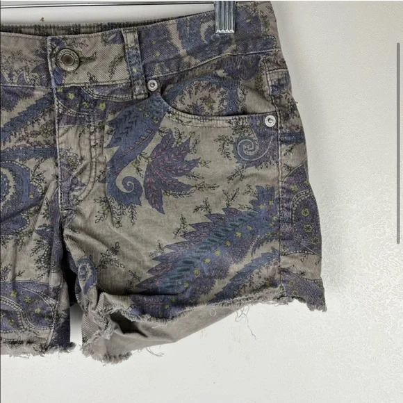 American Eagle Outfitters Paisley Print Corduroy Jean Shorts Stretch Size 6 - Picture 3 of 9